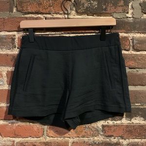 Lululemon shorts with pockets